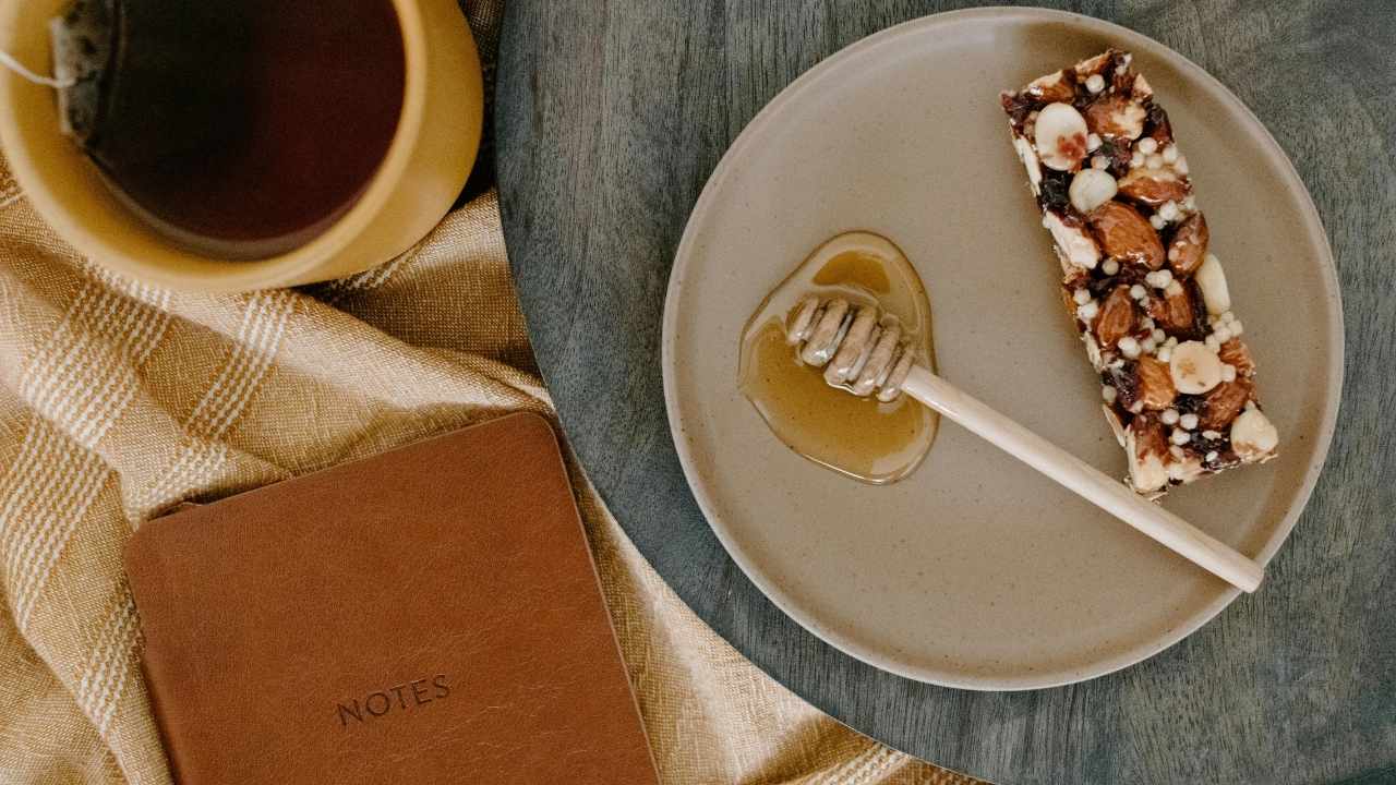 Stars and Honey Protein Bars: Your Tasty Collagen Upgrade for Busy Lives